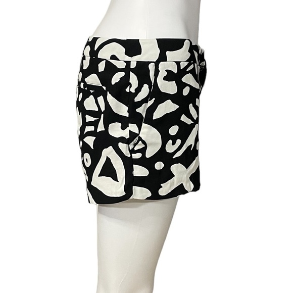 Alice & UO Women Black White Short Shorts 4
New - Picture 5 of 8